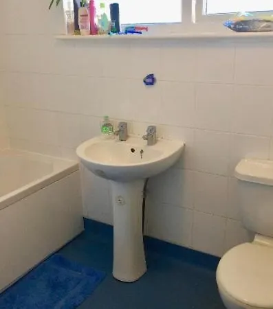 Comfortable & Modern Double Whitby