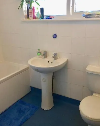 Comfortable & Modern Double Whitby