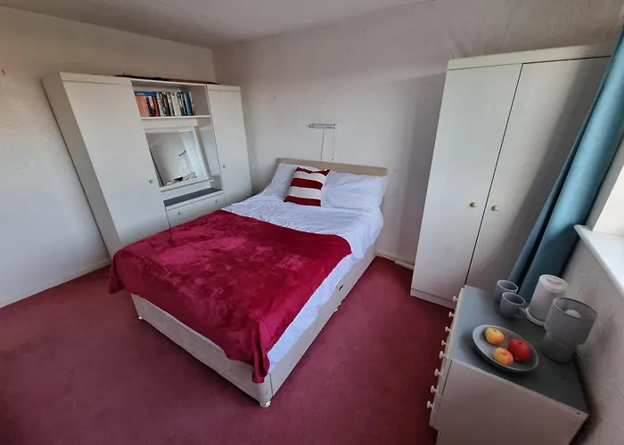 Comfortable & Modern Double Rum i privatbostad *